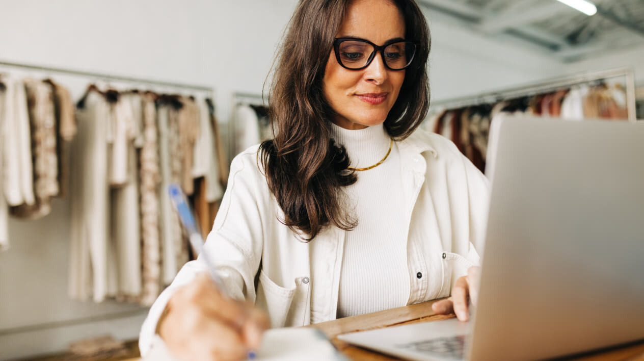 Merchant acquirer vs payment processor: What's the difference?